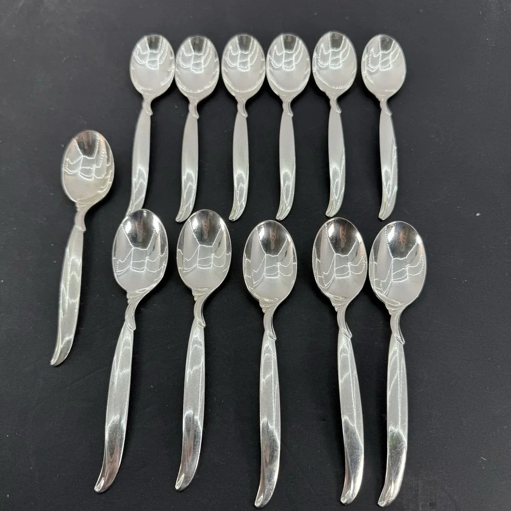Set of 18 1847 Rogers Bros Spoons Flair Pattern Silverplate Flatware